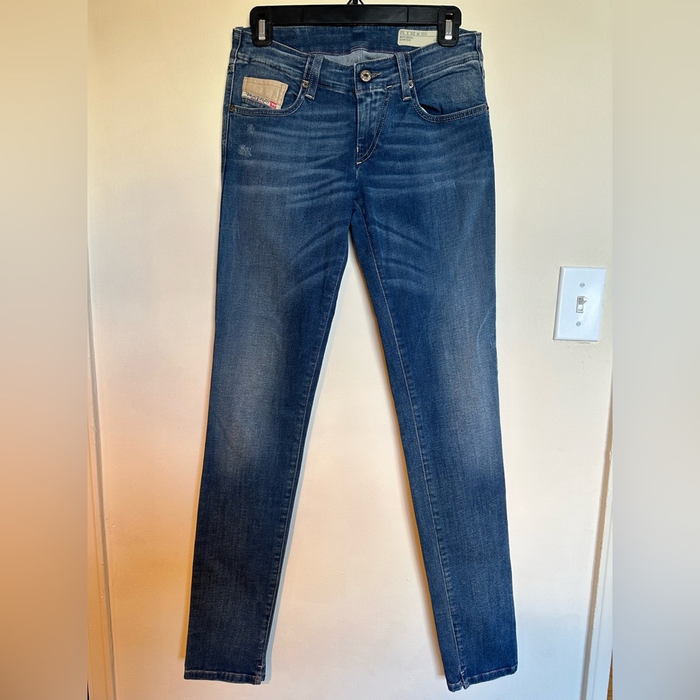 Woman’s Diesel Grupee Super Slim-Skinny Low Waist Jeans